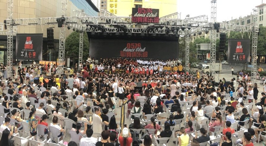 The latest live show with 3 set T2 in Wenzhou